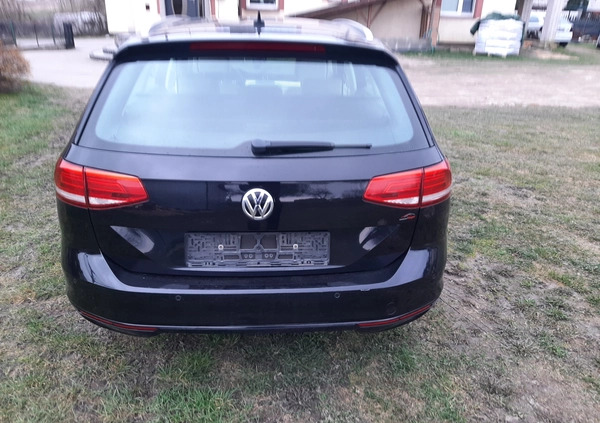 Volkswagen Passat cena 50900 przebieg: 204600, rok produkcji 2015 z Zelów małe 79